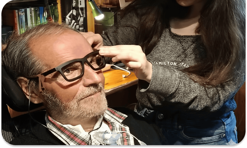 Lunettes et accessoires pour personnes malvoyantes ou aveugles, accessibilité et solutions adaptées.